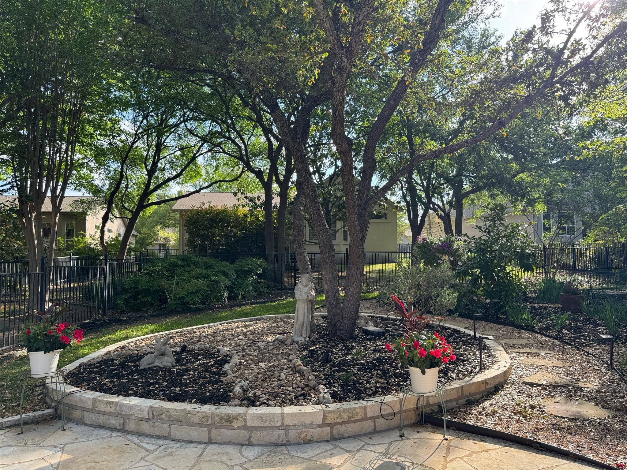 290 Whispering Wind Dr, Georgetown, TX 78633