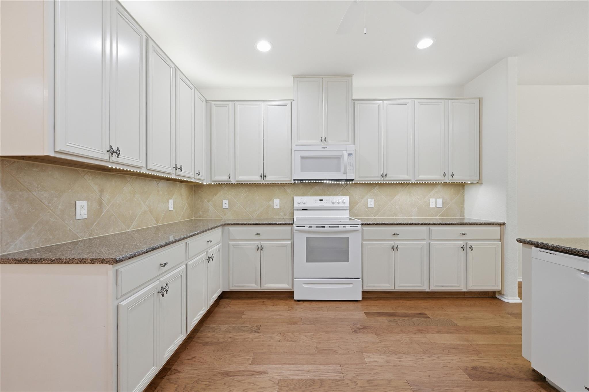 900 Lily Pad Ln, Leander, TX 78641