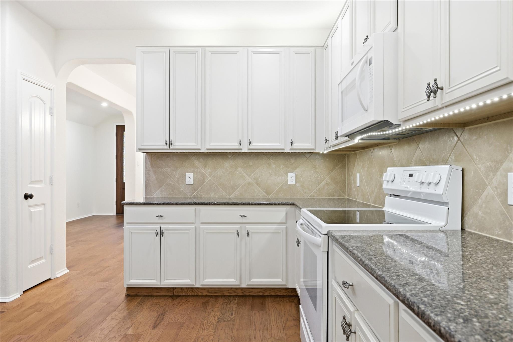 900 Lily Pad Ln, Leander, TX 78641