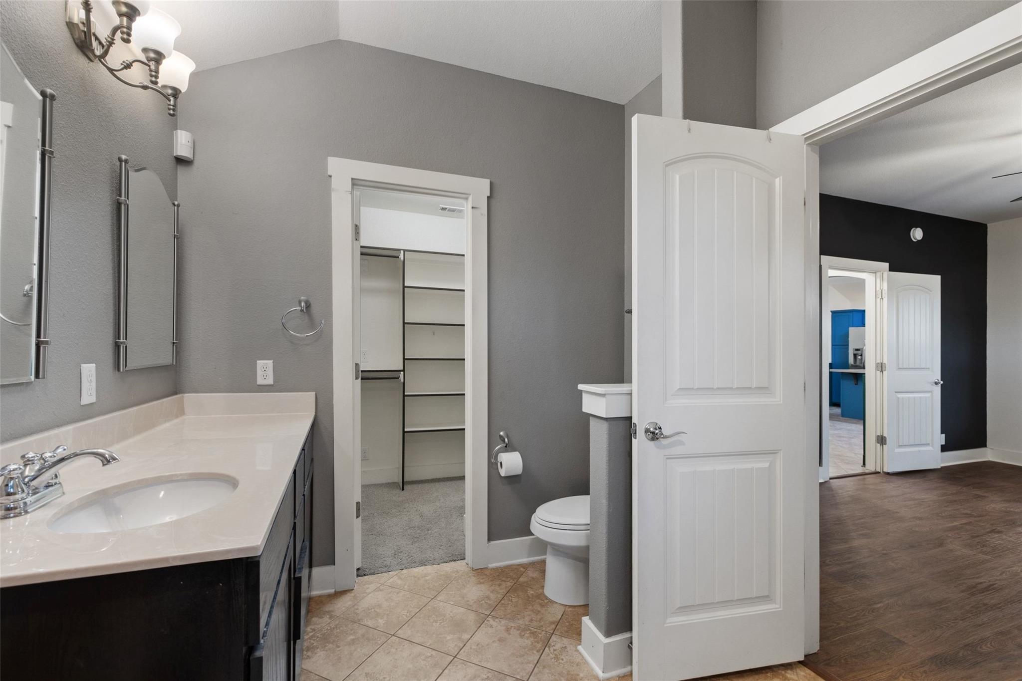 7000 Bay City Bnd, Austin, TX 78725