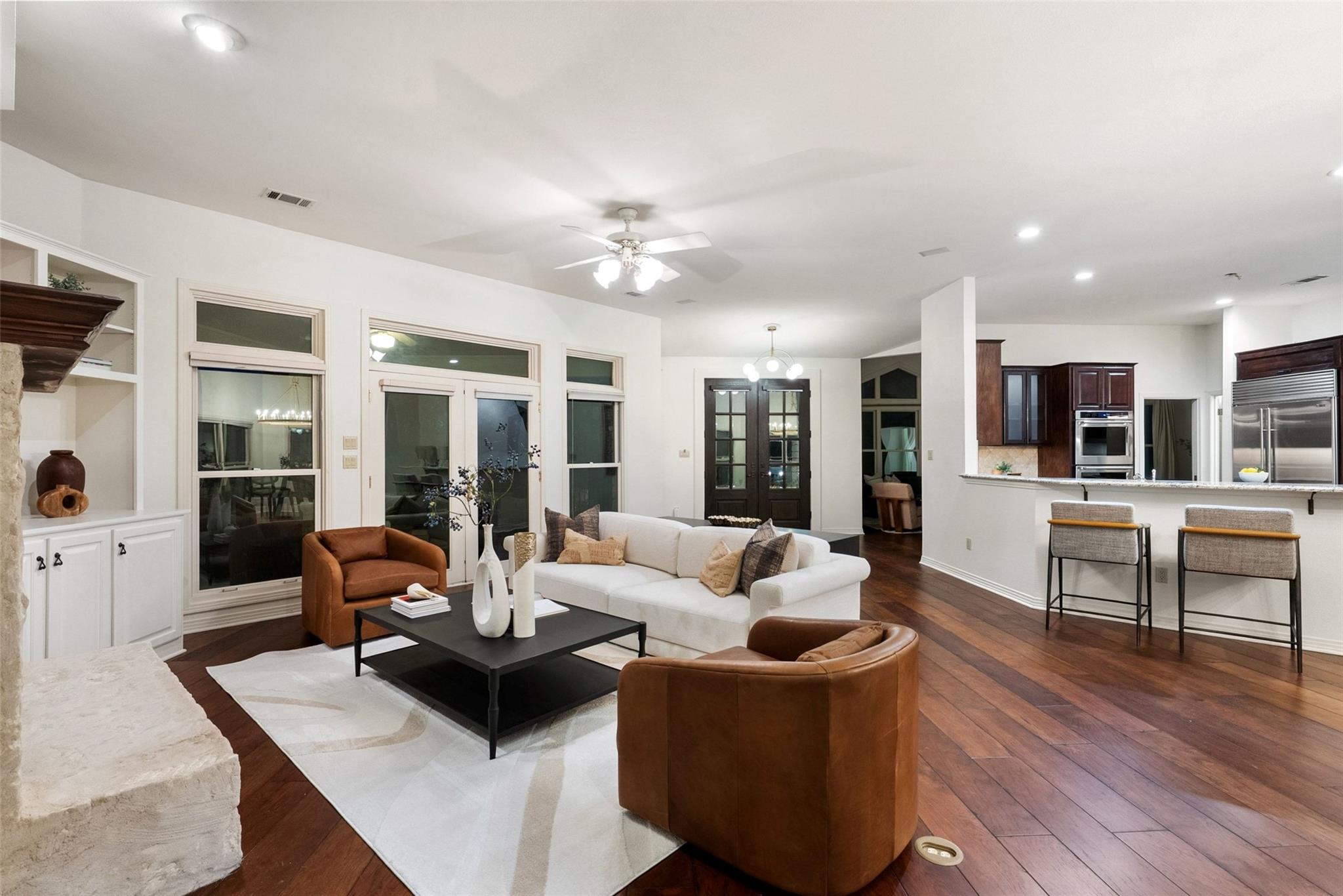 213 El Rio Dr, Lakeway, TX 78734