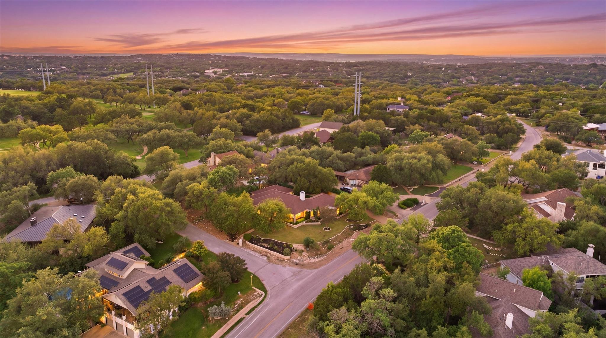 213 El Rio Dr, Lakeway, TX 78734