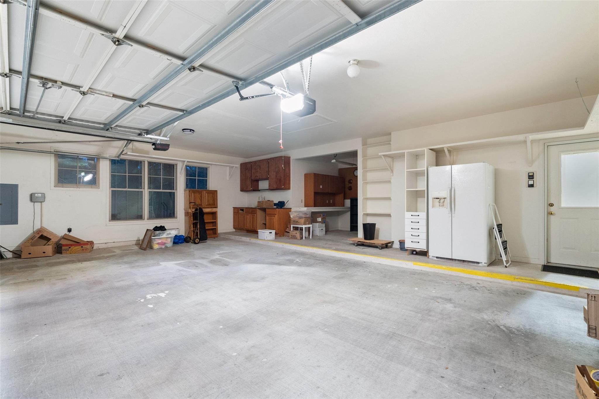 213 El Rio Dr, Lakeway, TX 78734
