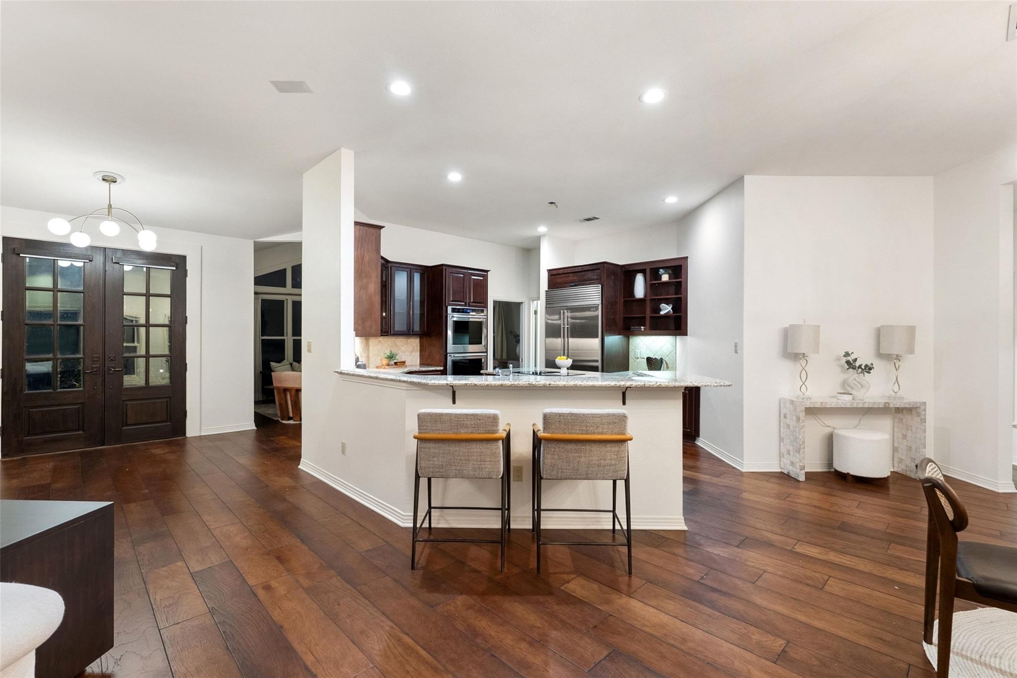 213 El Rio Dr, Lakeway, TX 78734