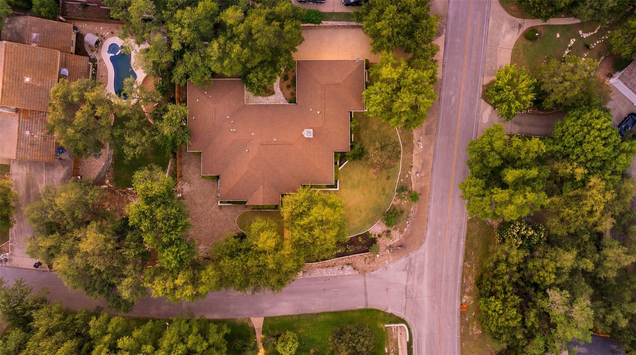 213 El Rio Dr, Lakeway, TX 78734