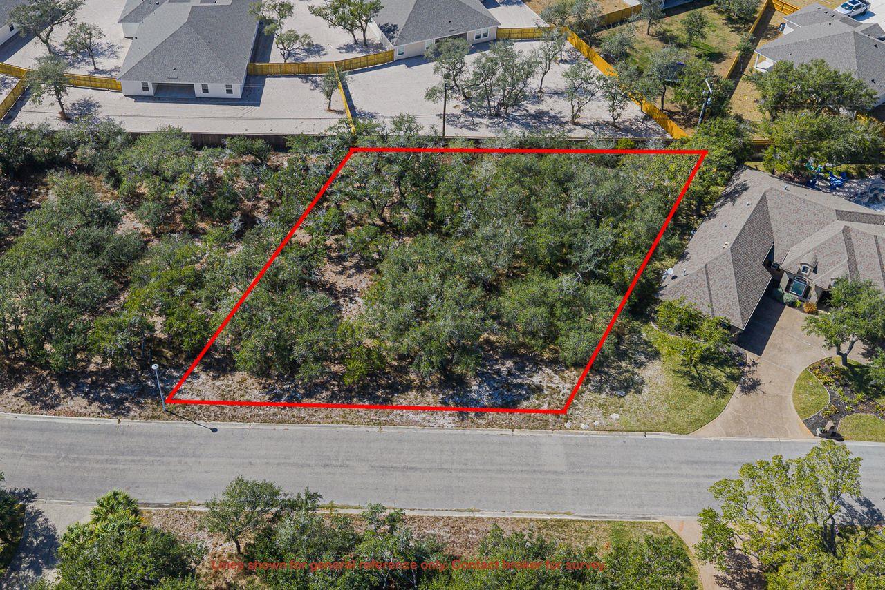 417 Olympic Dr, Rockport, TX 78382