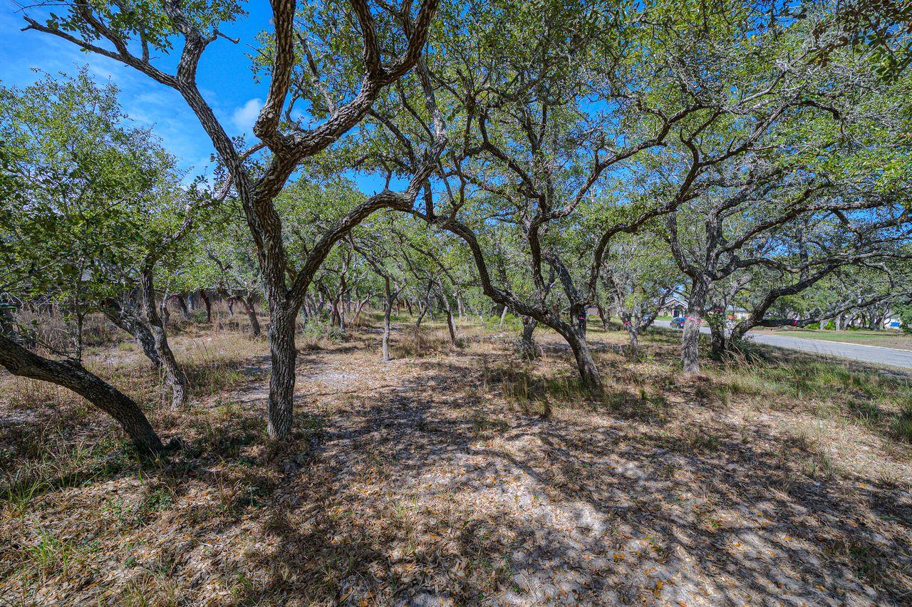 417 Olympic Dr, Rockport, TX 78382