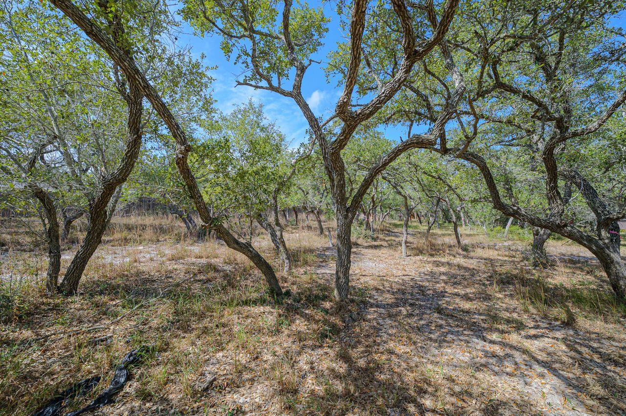 417 Olympic Dr, Rockport, TX 78382