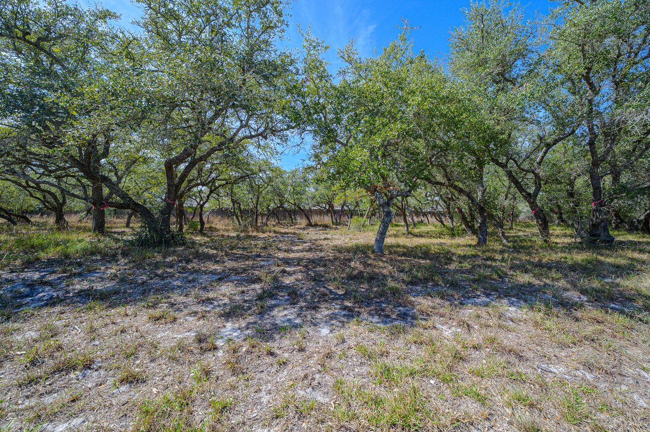 417 Olympic Dr, Rockport, TX 78382