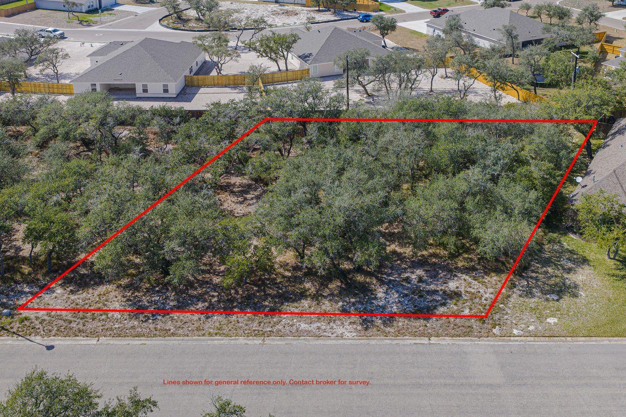 417 Olympic Dr, Rockport, TX 78382