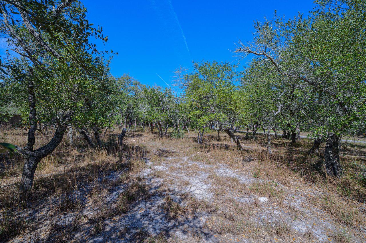 417 Olympic Dr, Rockport, TX 78382