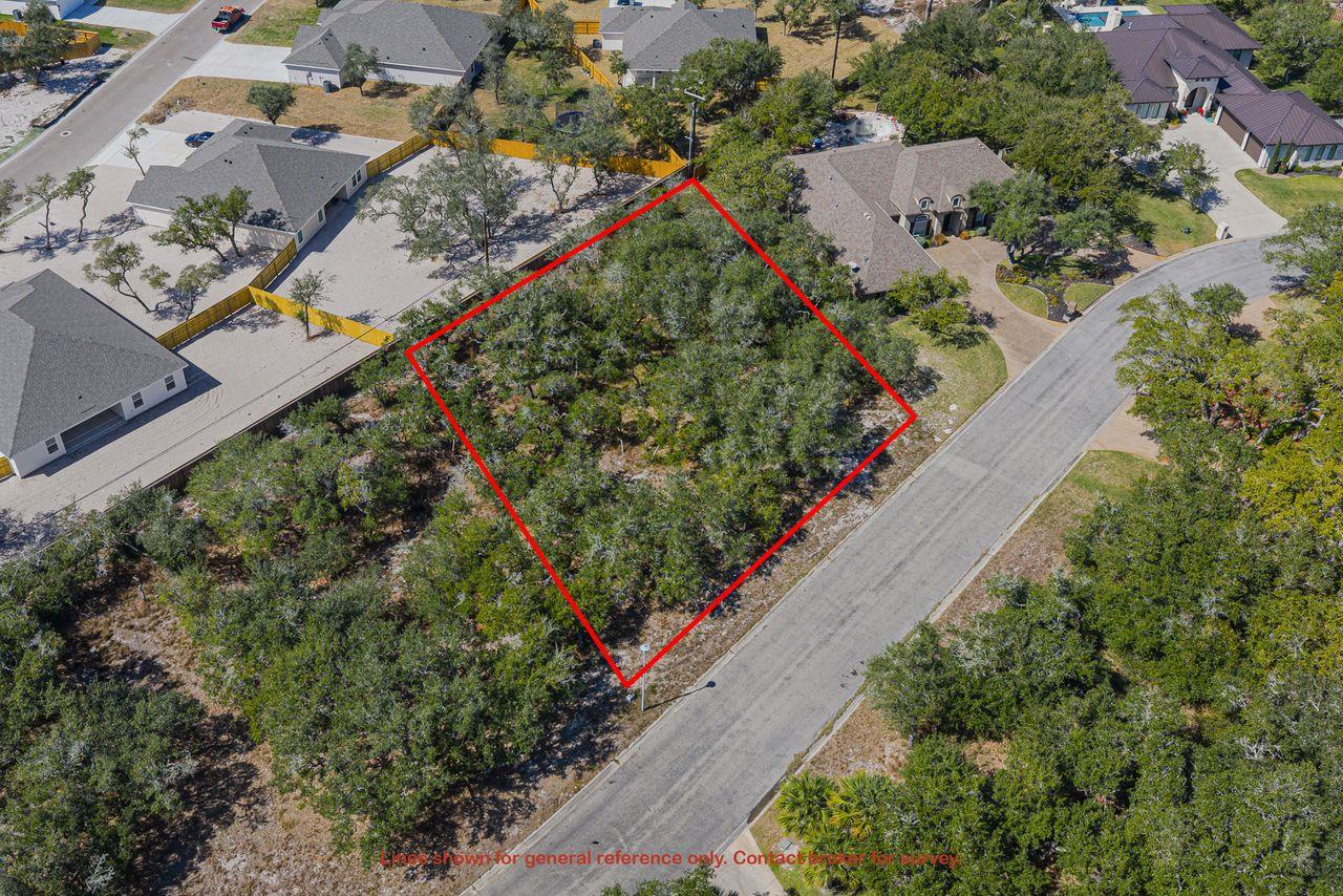 417 Olympic Dr, Rockport, TX 78382