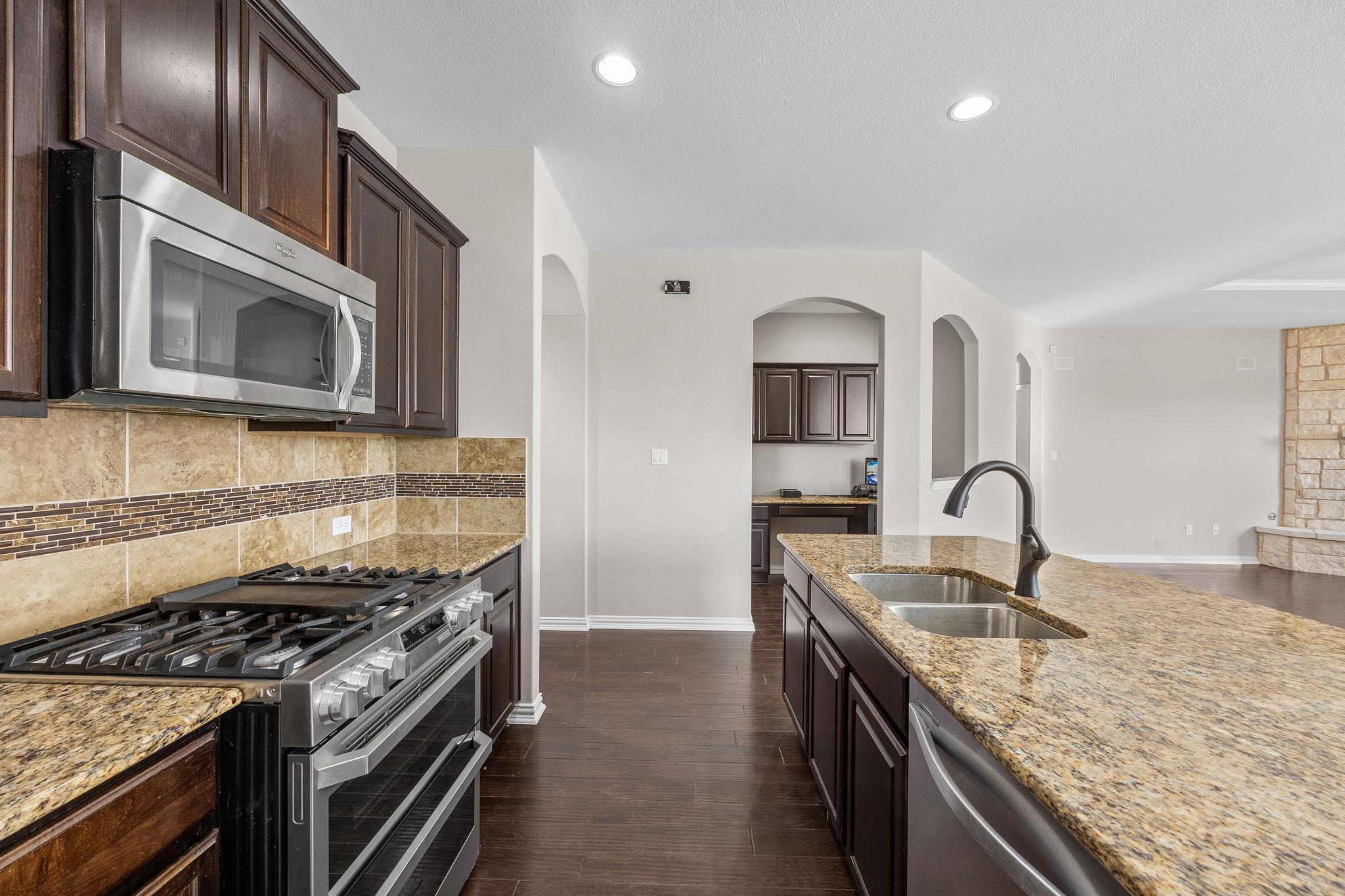 2040 Elaina Loop, Leander, TX 78641