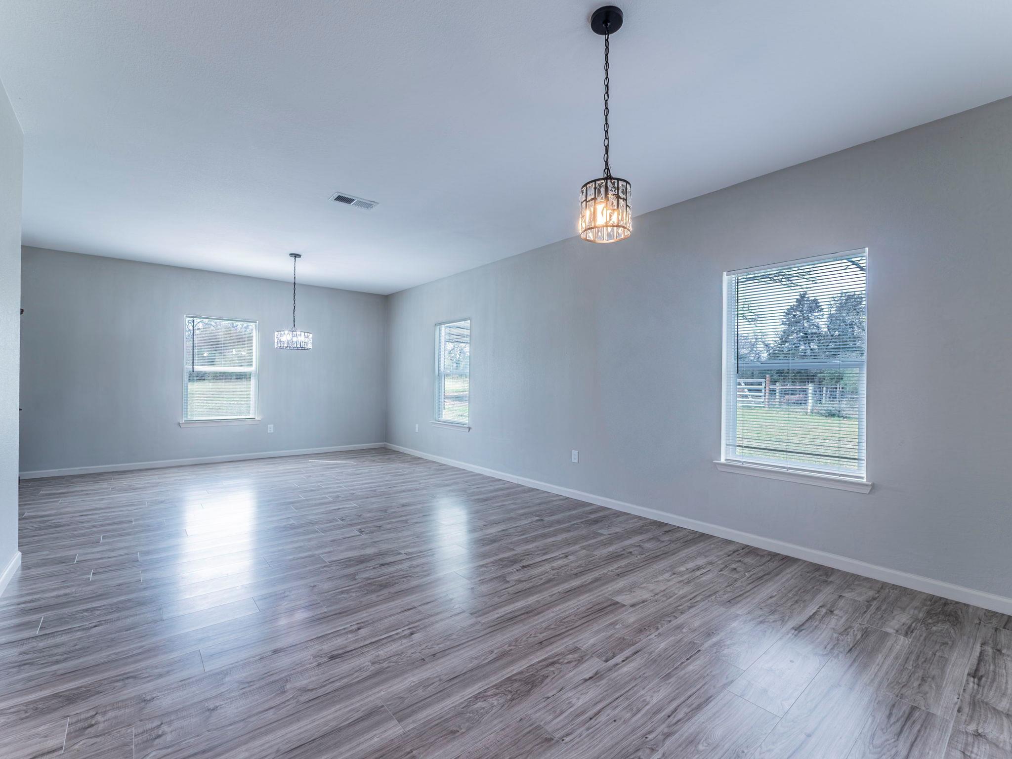 1597 County Road 314, Lexington, TX 78947