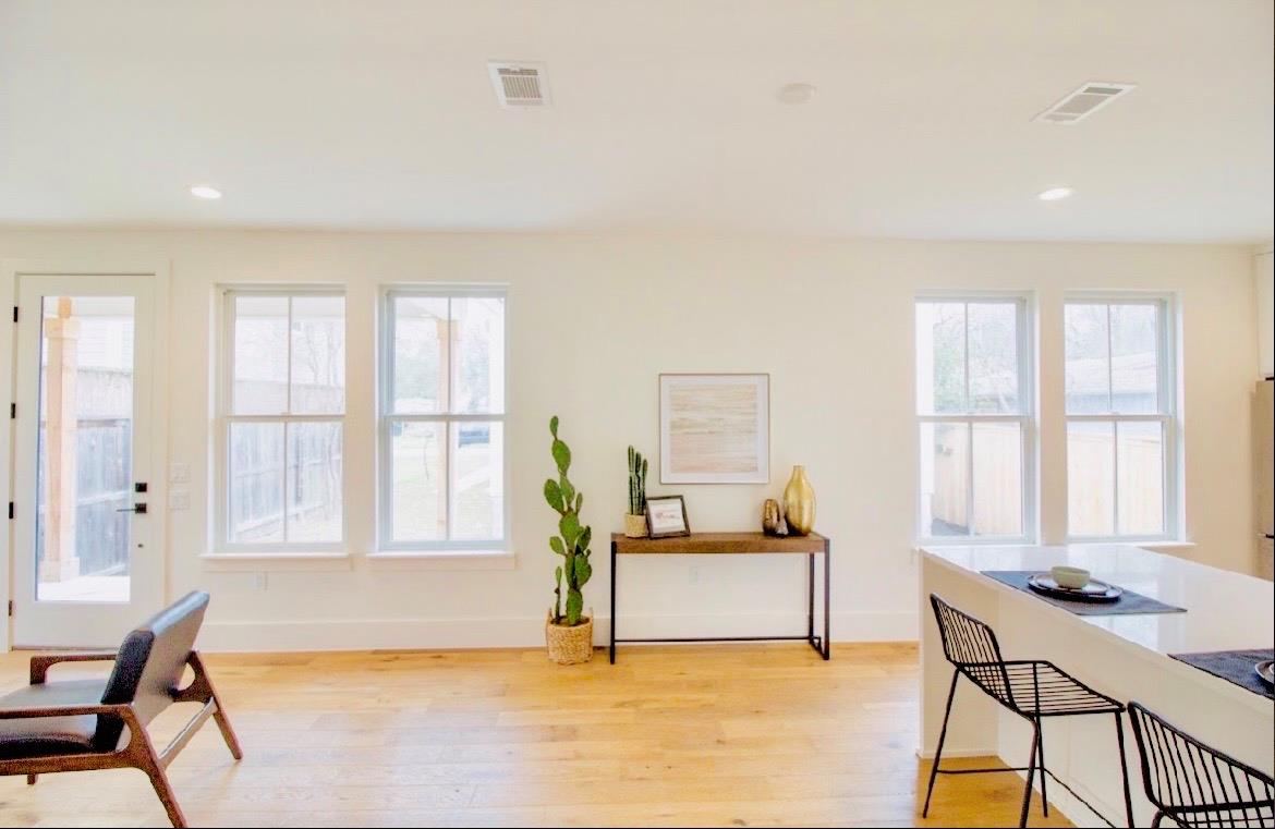 1903 B W 30th St, Austin, TX 78703