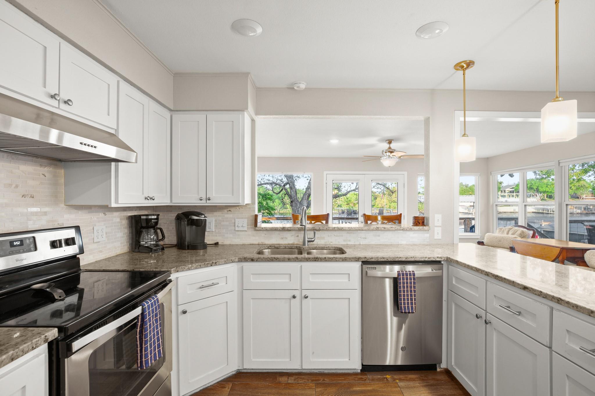 508 Riverside Dr, Kingsland, TX 78639