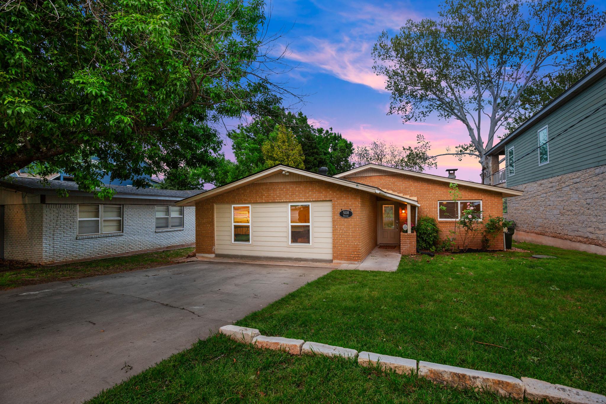 508 Riverside Dr, Kingsland, TX 78639