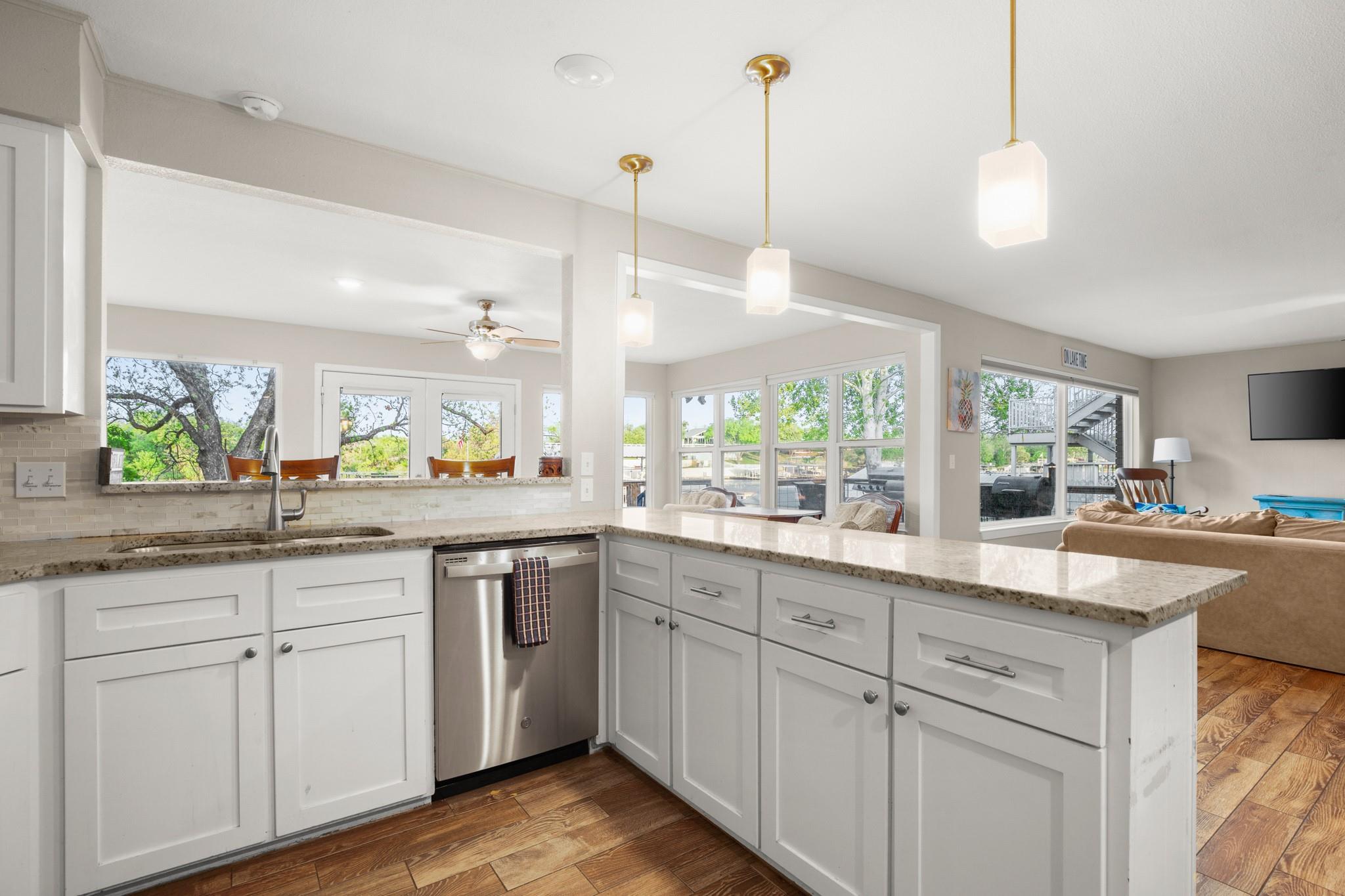 508 Riverside Dr, Kingsland, TX 78639