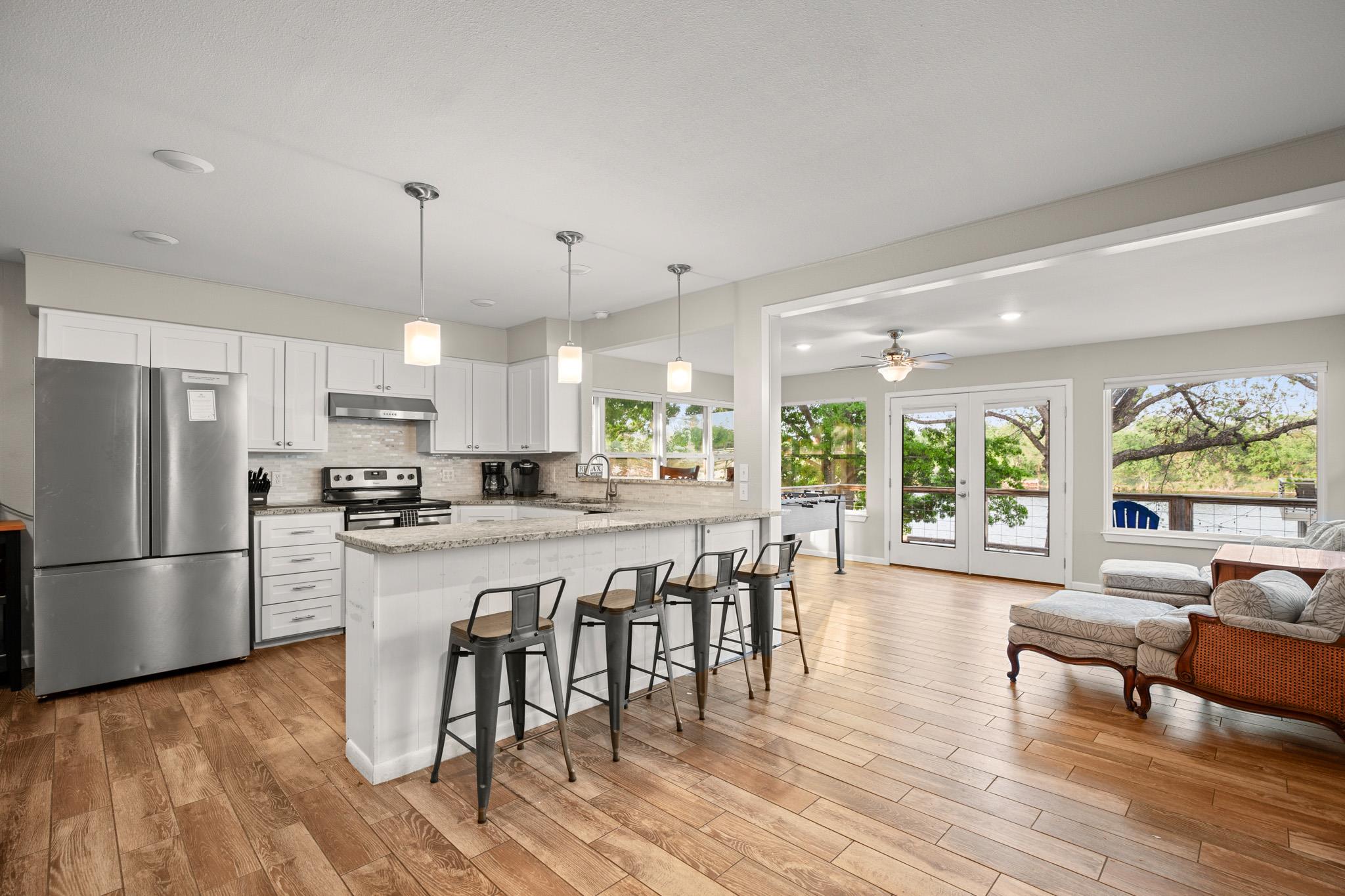 508 Riverside Dr, Kingsland, TX 78639