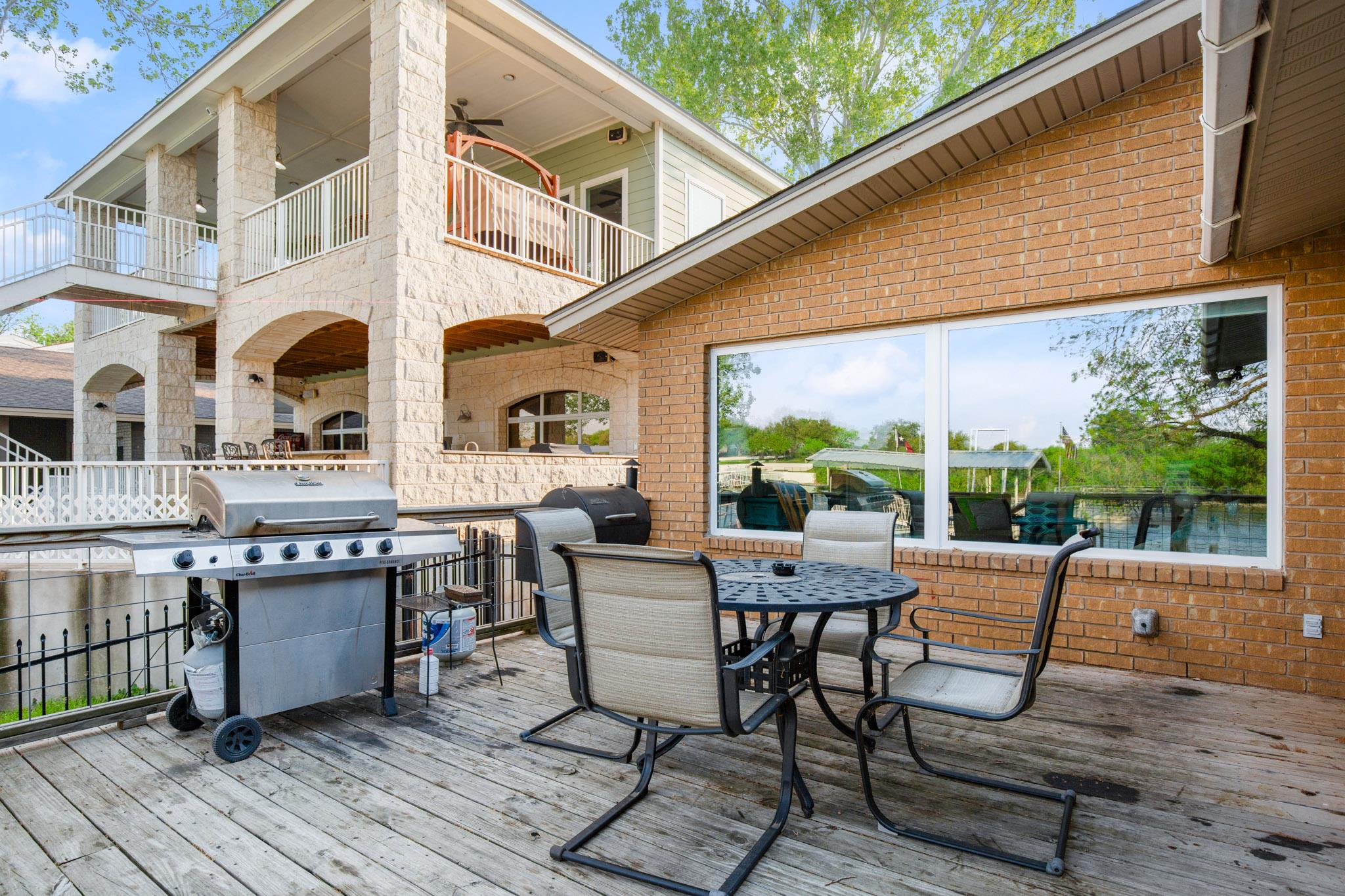 508 Riverside Dr, Kingsland, TX 78639