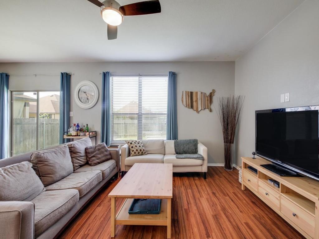 1013 Oatmeal Dr, Pflugerville, TX 78660