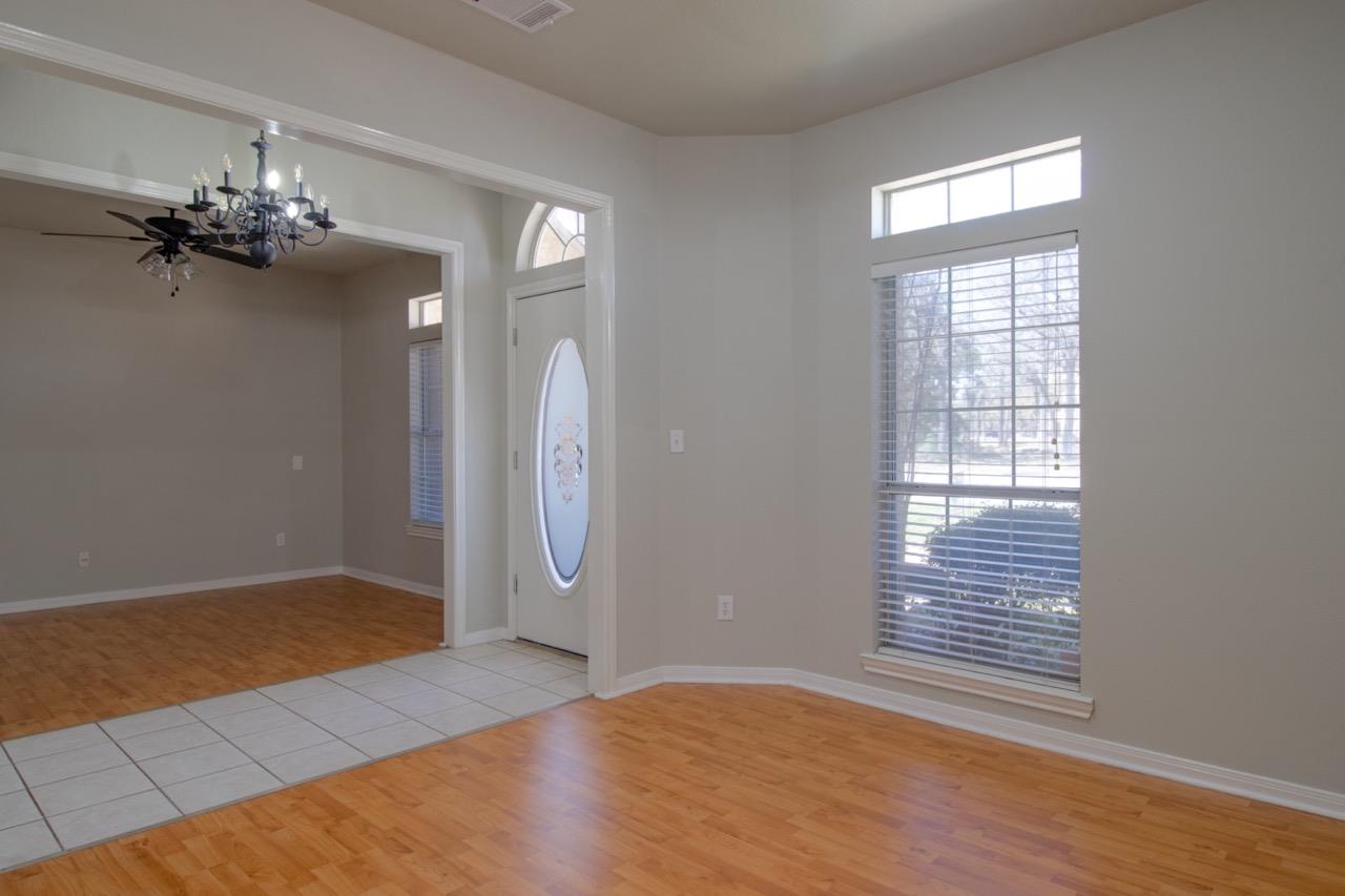 504 Oakwood Blvd, Round Rock, TX 78681