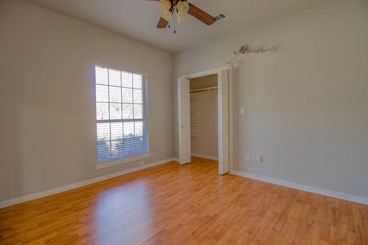 504 Oakwood Blvd, Round Rock, TX 78681