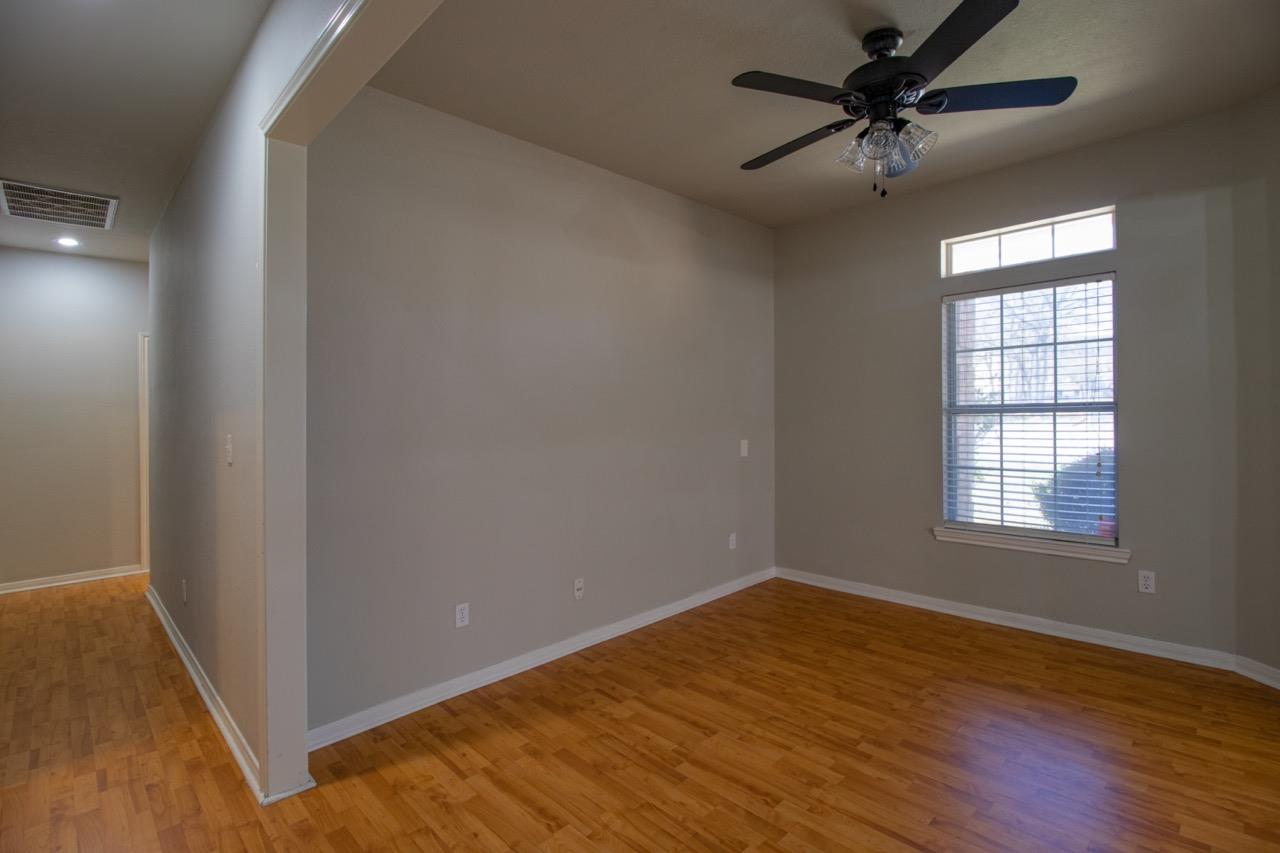 504 Oakwood Blvd, Round Rock, TX 78681