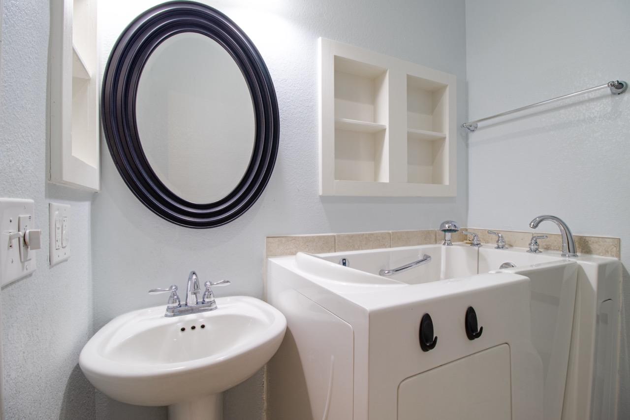 504 Oakwood Blvd, Round Rock, TX 78681