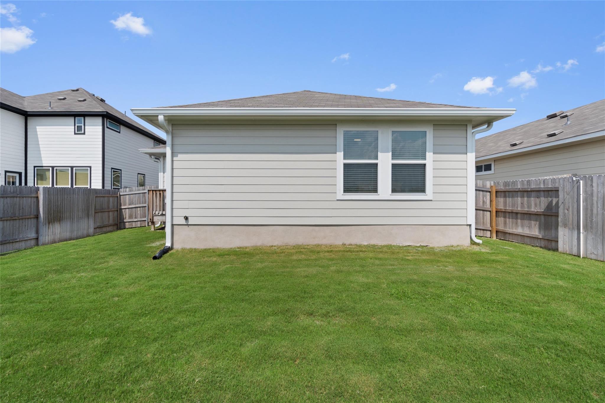 208 Blue Agate Ct, Jarrell, TX 76537