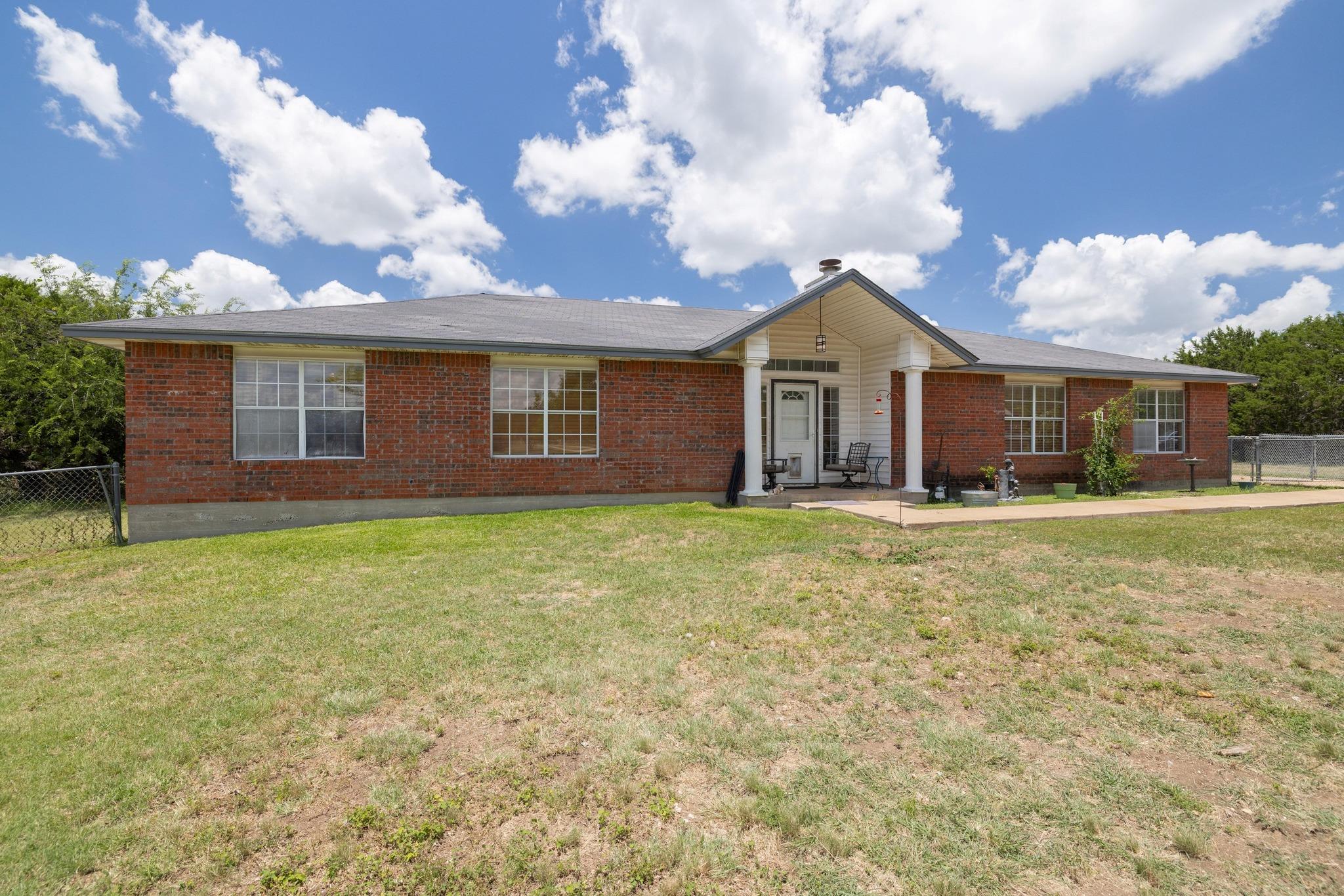 1959 County Road 200, Liberty Hill, TX 78642
