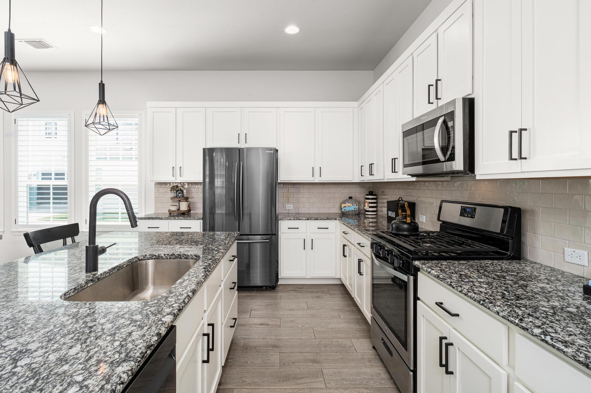 7912 Catbird Ln, Austin, TX 78744