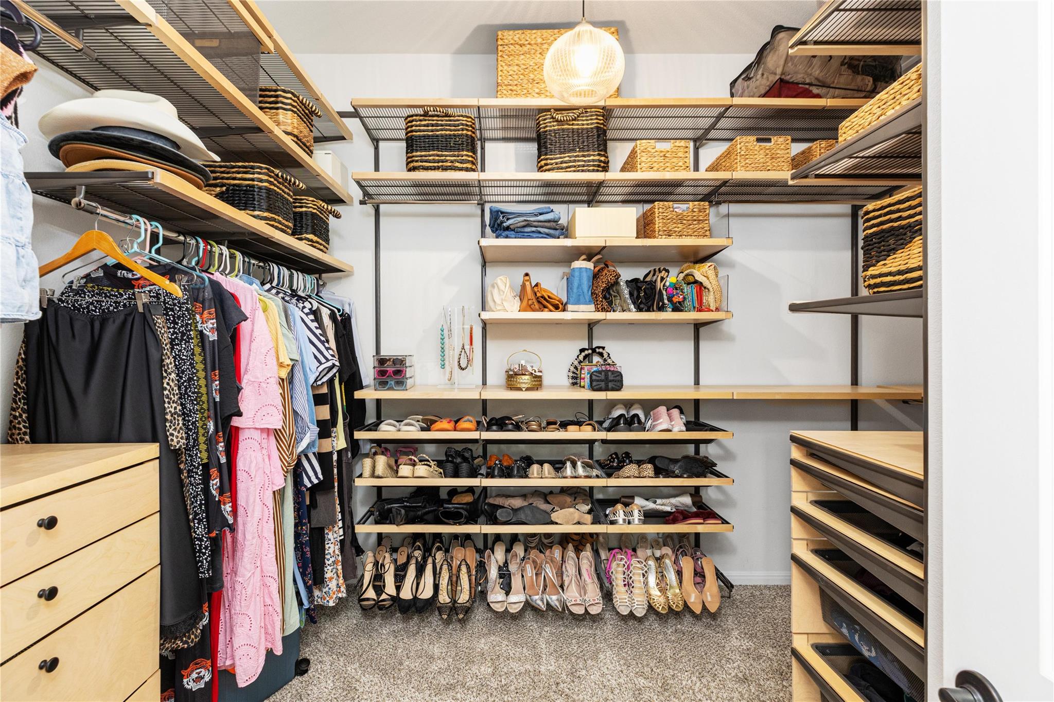 7912 Catbird Ln, Austin, TX 78744