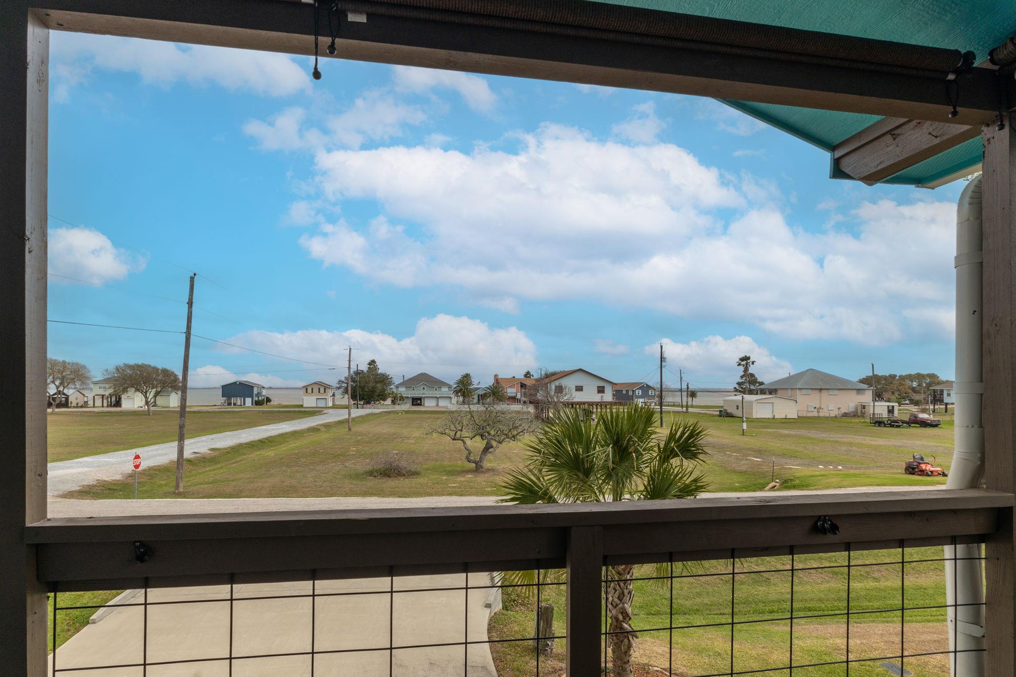 1941 Bayview Dr, Palacios, TX 77465