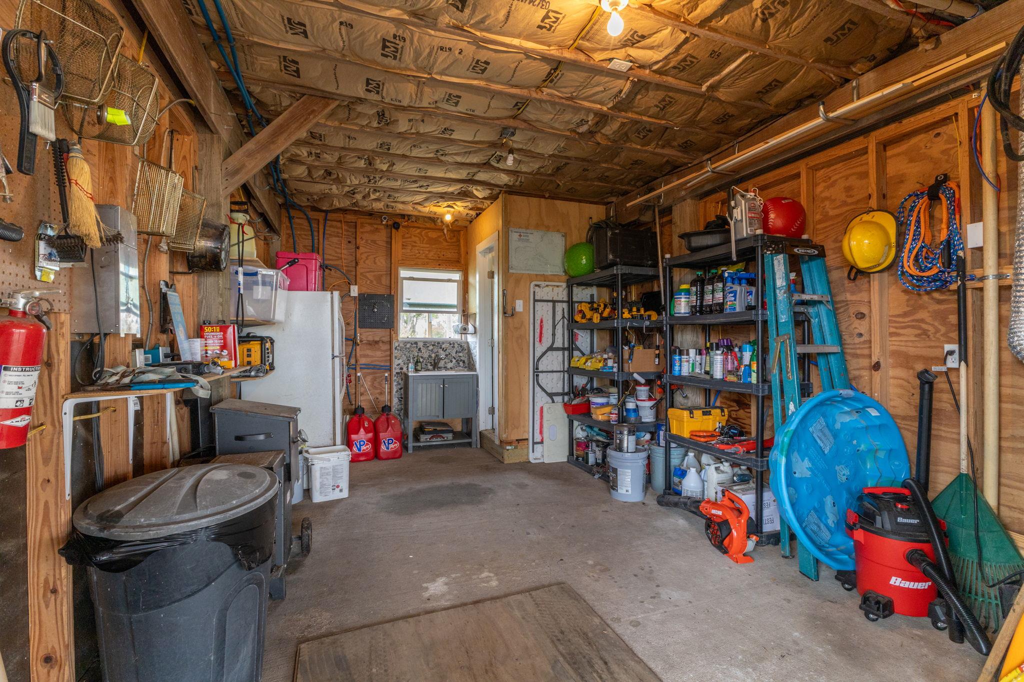 1941 Bayview Dr, Palacios, TX 77465