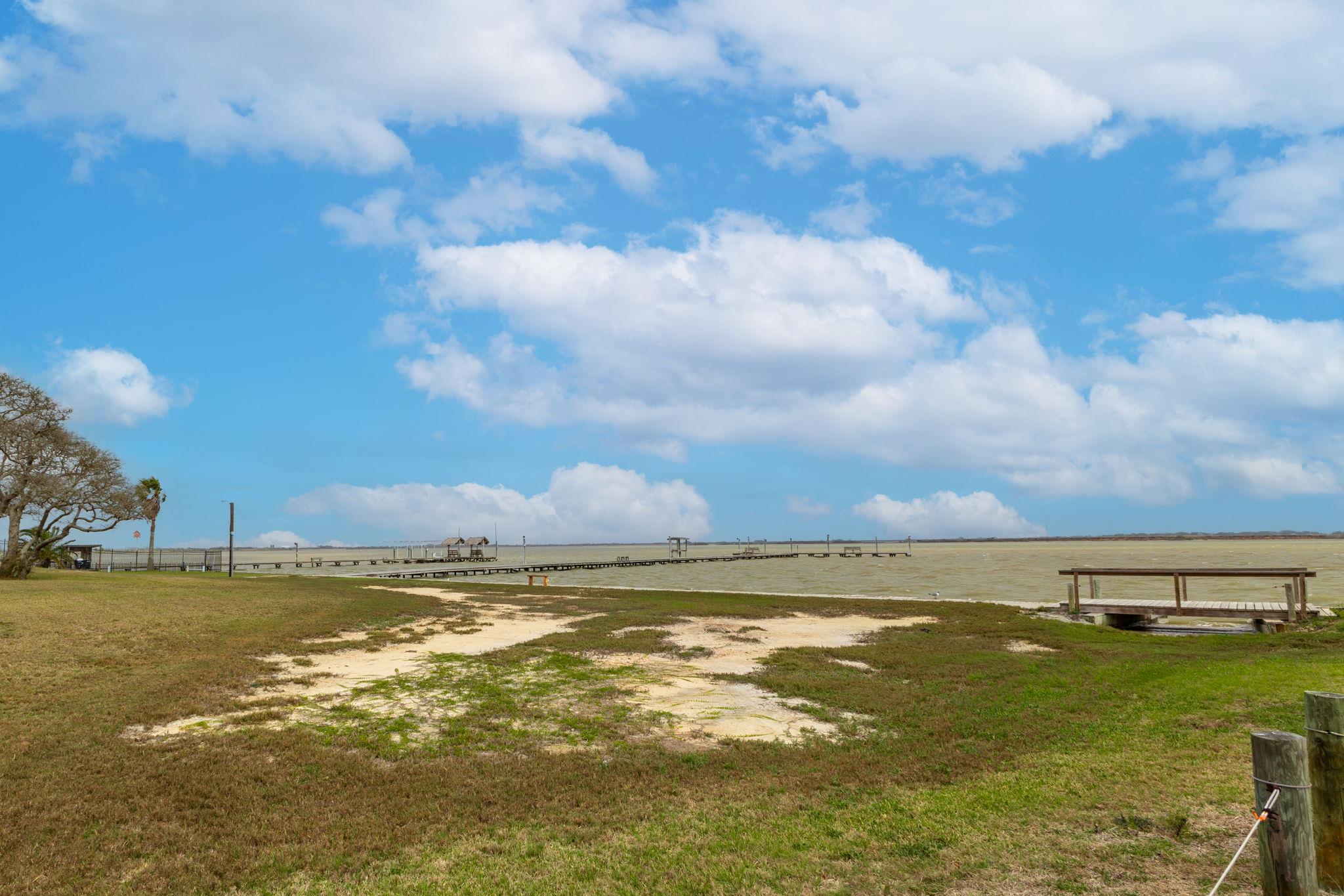 1941 Bayview Dr, Palacios, TX 77465