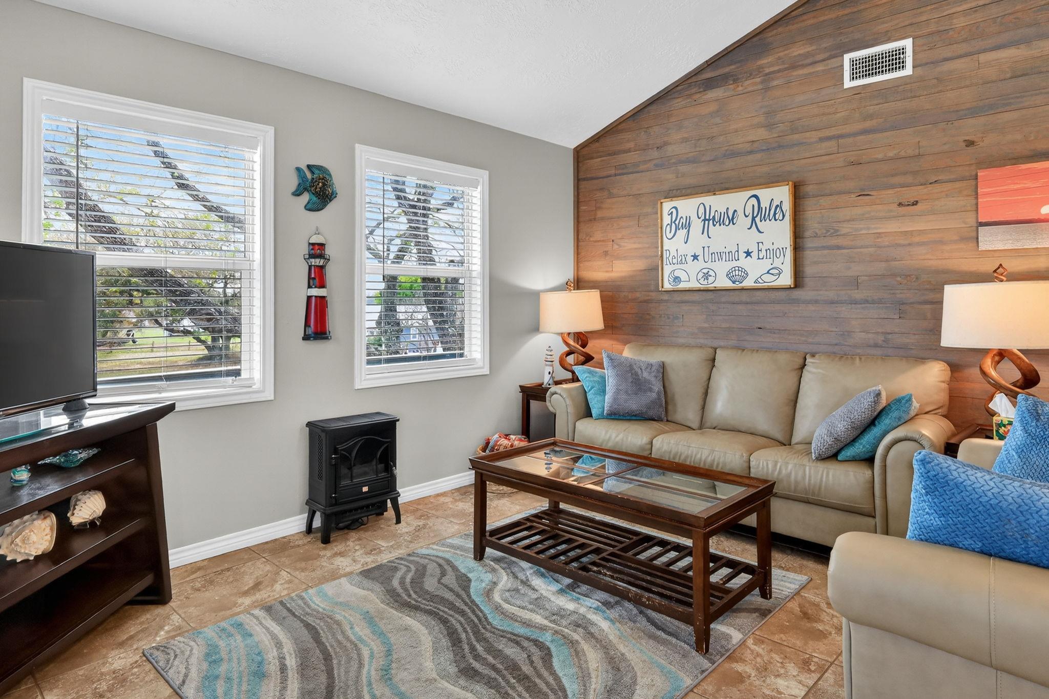 1941 Bayview Dr, Palacios, TX 77465