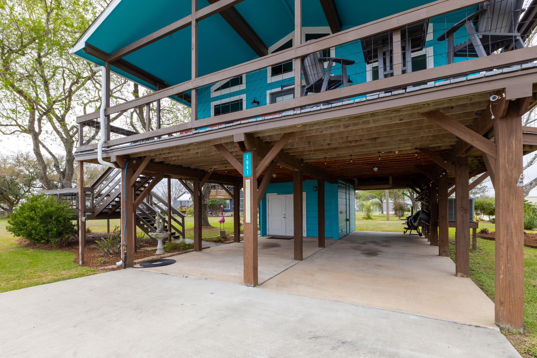 1941 Bayview Dr, Palacios, TX 77465