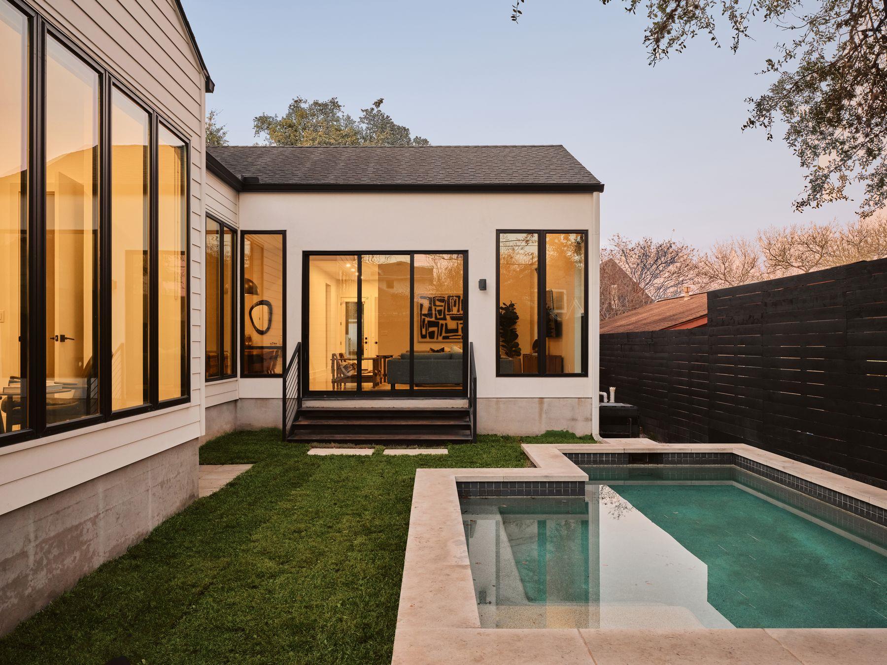 208 El Paso St, Austin, TX 78704