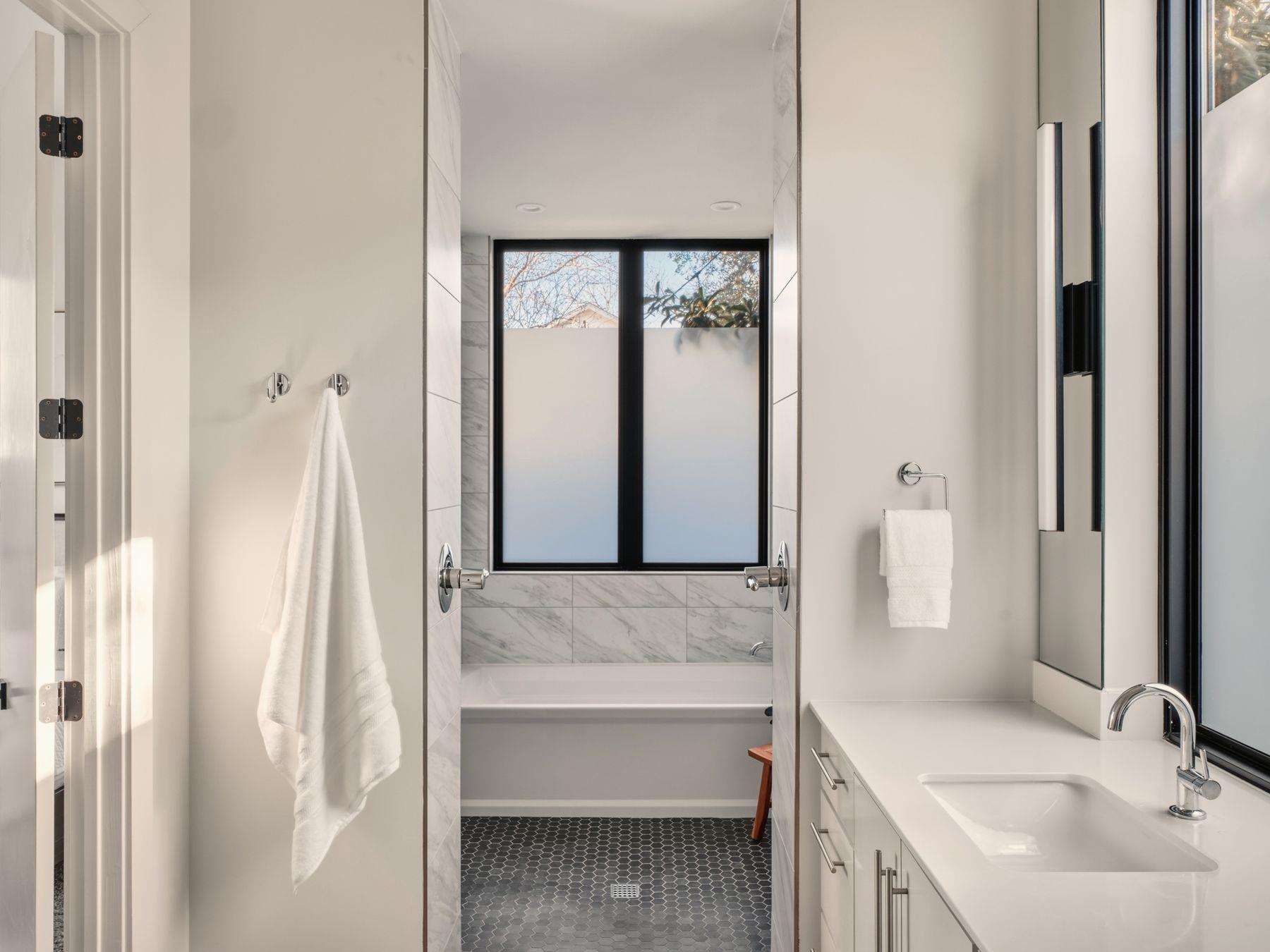 208 El Paso St, Austin, TX 78704