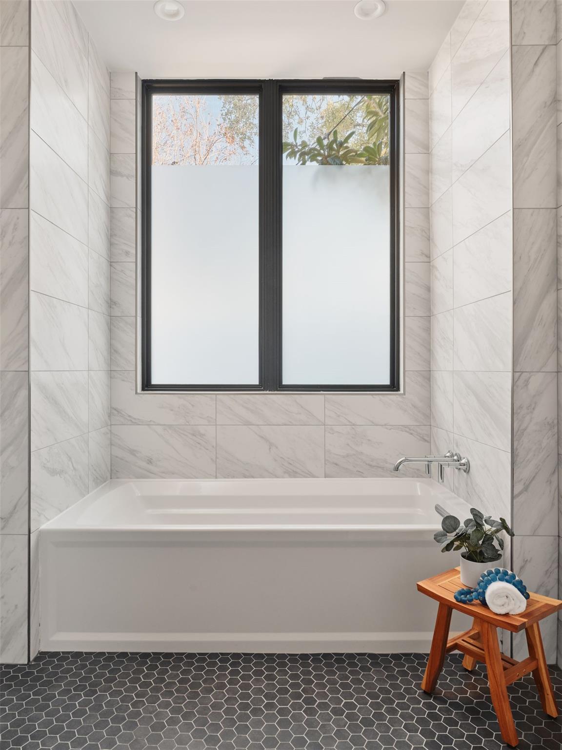 208 El Paso St, Austin, TX 78704