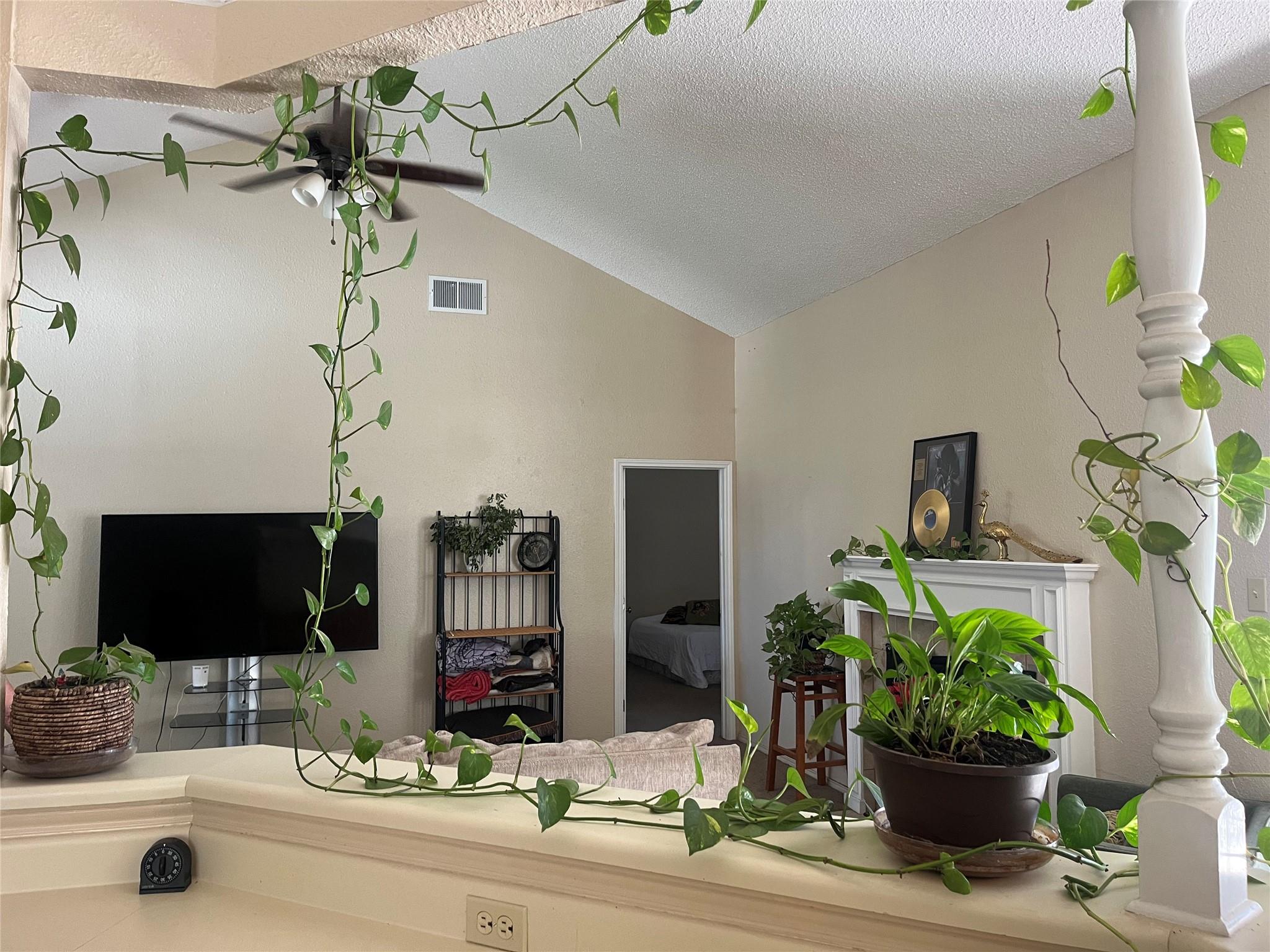 2201 Crownspoint Dr, Austin, TX 78748