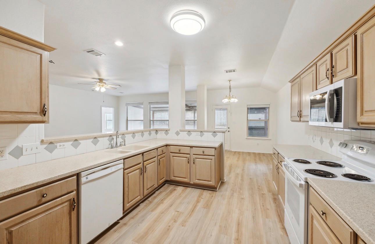 1611 Sunnycrest Cir, New Braunfels, TX 78130