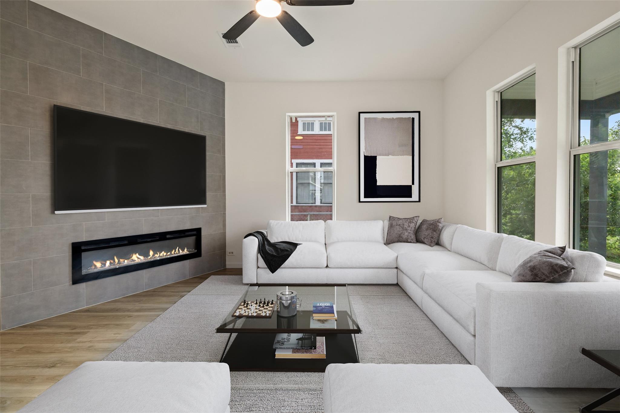 707 W 7th St, Taylor, TX 76574