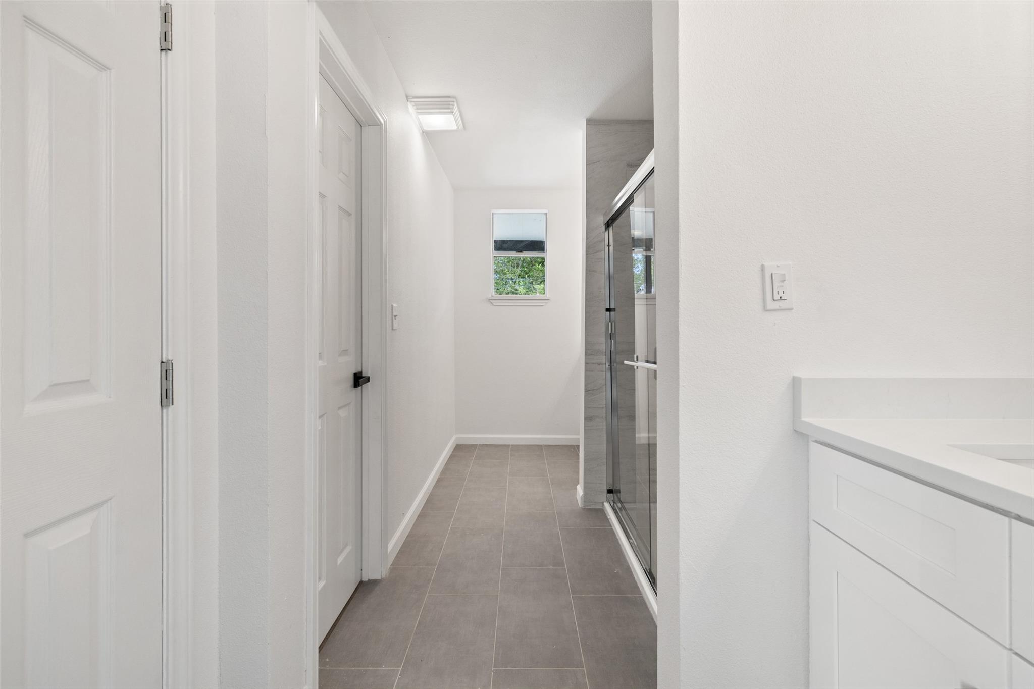 707 W 7th St, Taylor, TX 76574