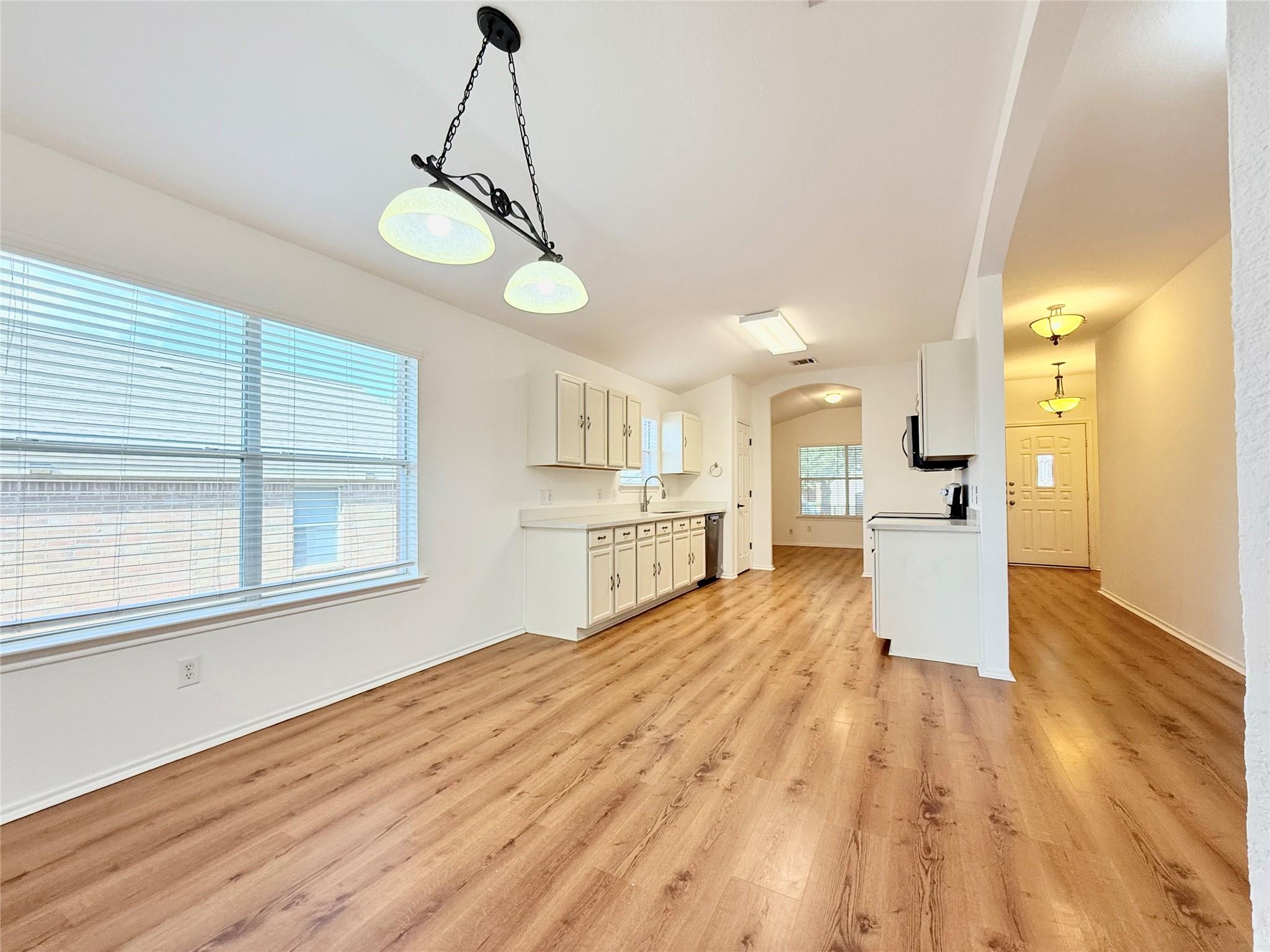 105 Carol Ave, Leander, TX 78641