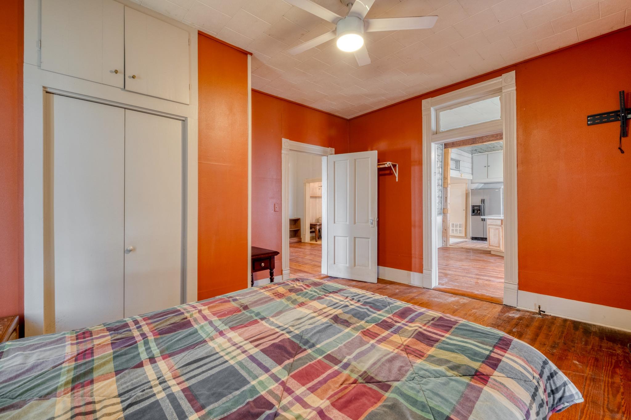 300 N Rio Grande St, Granger, TX 76530