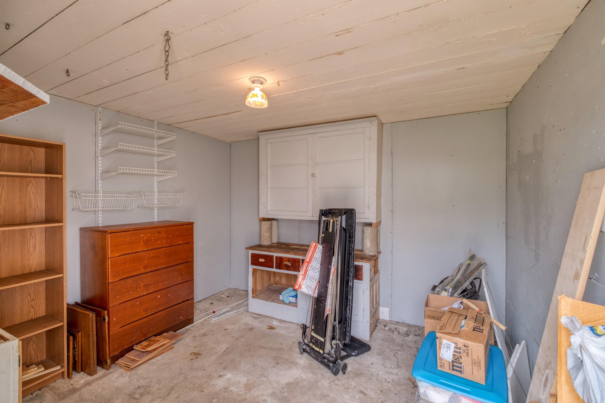 300 N Rio Grande St, Granger, TX 76530