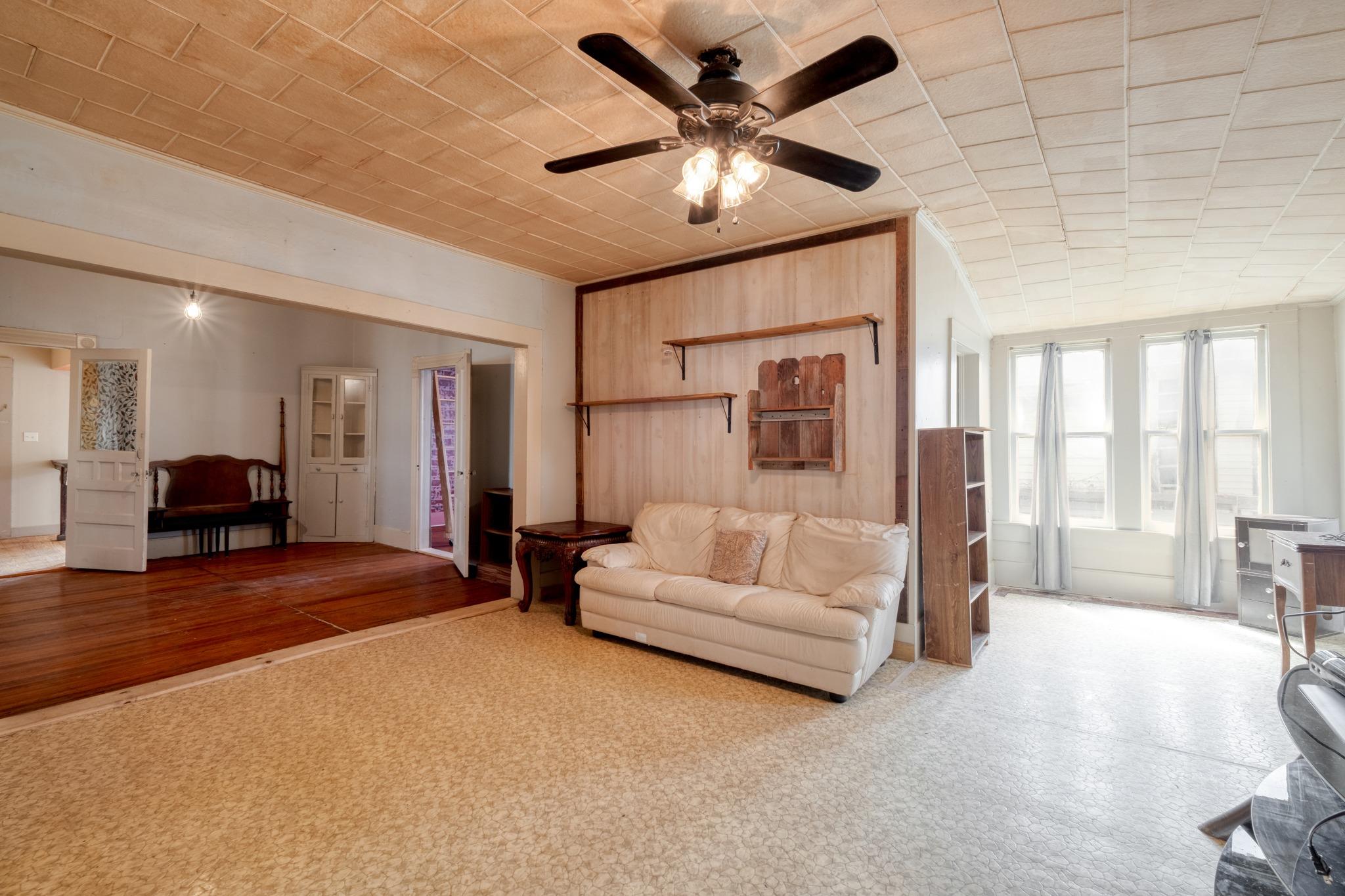 300 N Rio Grande St, Granger, TX 76530