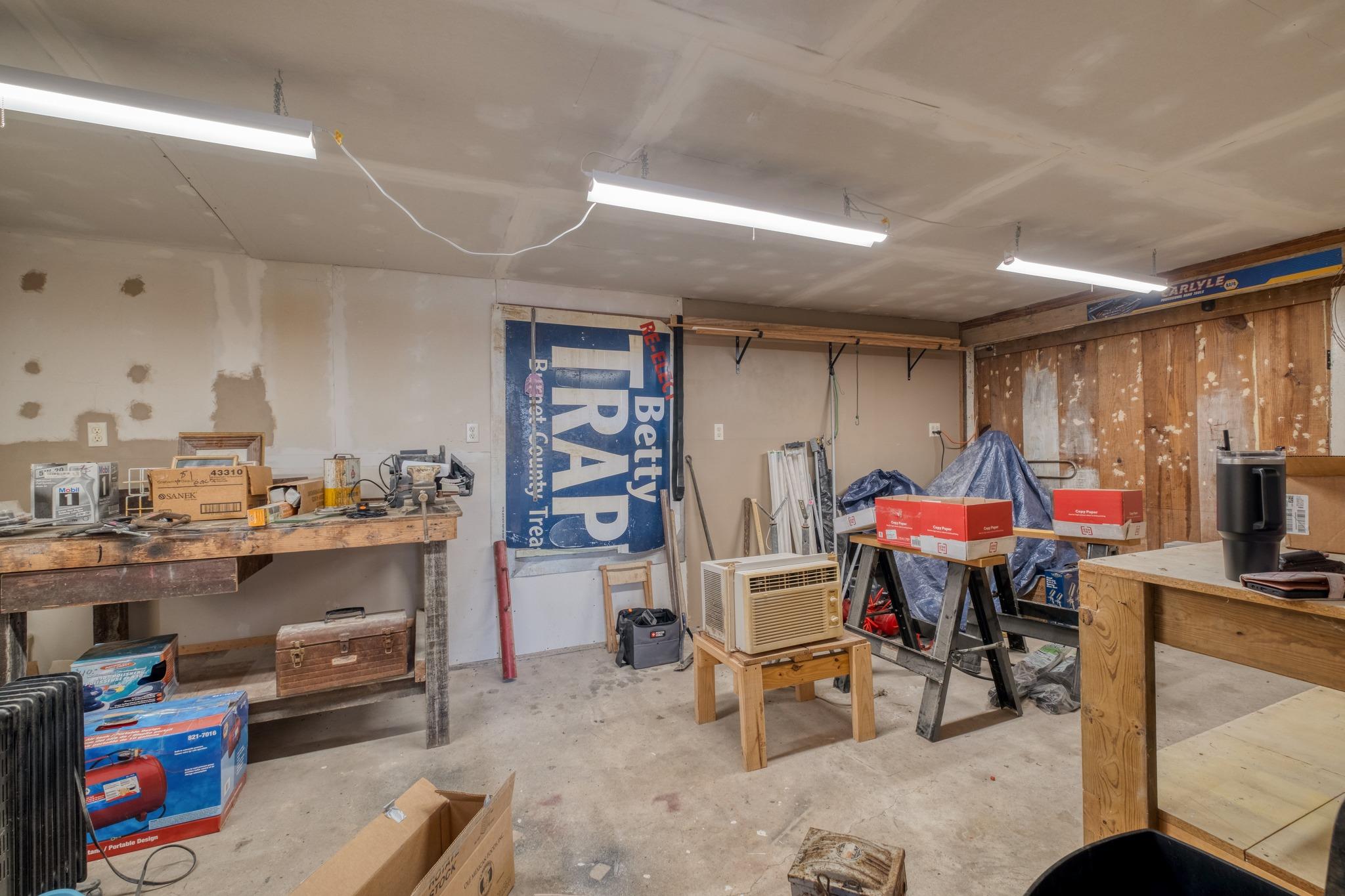 300 N Rio Grande St, Granger, TX 76530